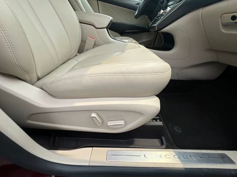 Used 2019 Lincoln MKC Premiere AWD/4WD image 12