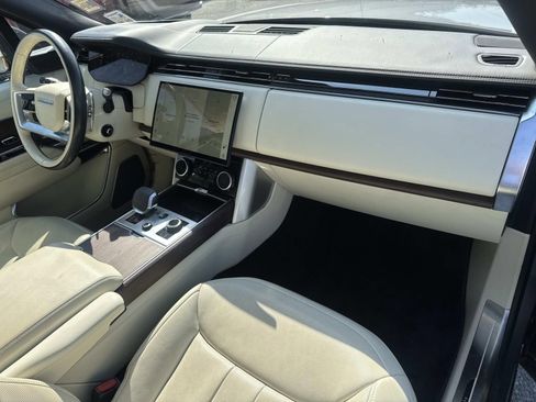 Used 2023 Land Rover Range Rover Long Wheelbase Autobiography image 13