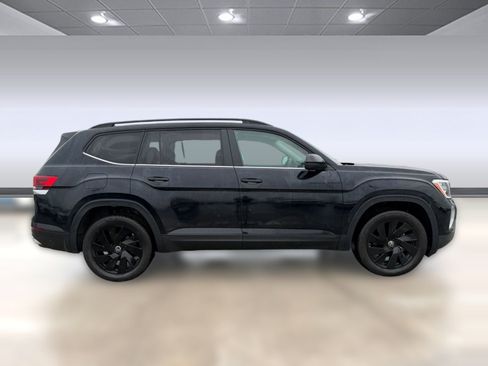 Certified 2026 Volkswagen Atlas SE w/ Black Wheel Package FWD image 7