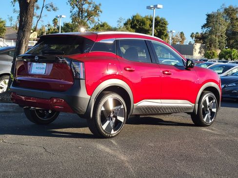 New 2026 Nissan Kicks SR w/ SR Premium Package FWD image 2