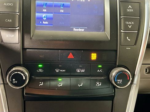 Used 2015 Toyota Camry LE image 26