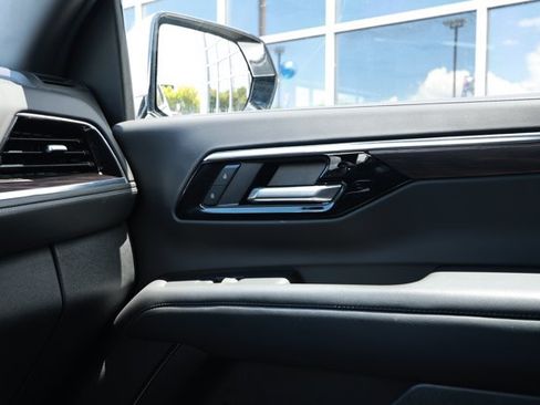 Used 2025 Chevrolet Tahoe LT RWD image 27