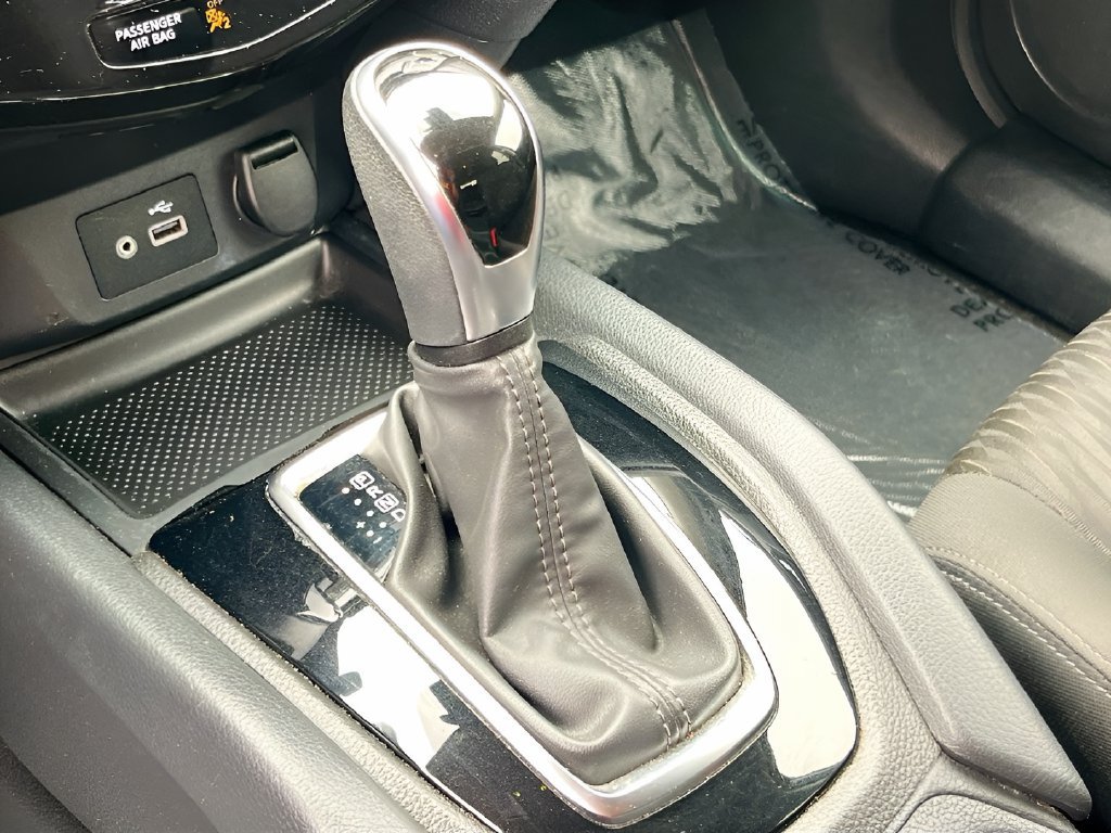 Used 2019 Nissan Rogue S w/ Special Edition Package AWD/4WD image 16