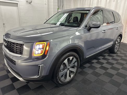 Used 2022 Kia Telluride EX w/ EX Premium Package image 4
