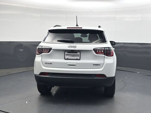 Used 2025 Jeep Compass Latitude AWD/4WD image 5