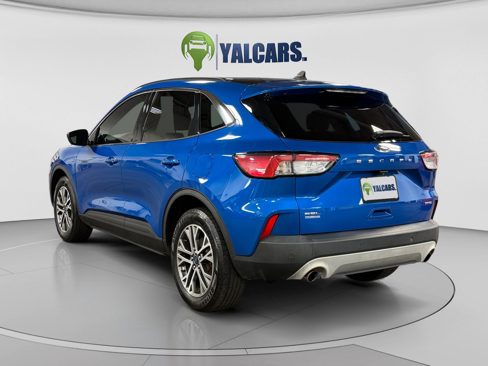 Used 2021 Ford Escape SEL w/ Technology Package AWD/4WD image 3