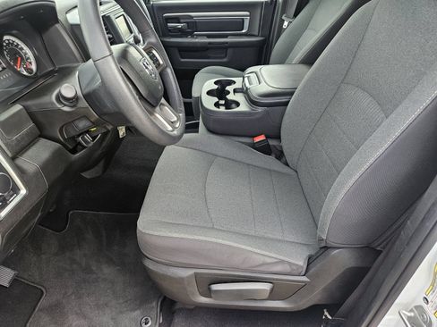 Used 2024 RAM 1500 Warlock RWD image 12