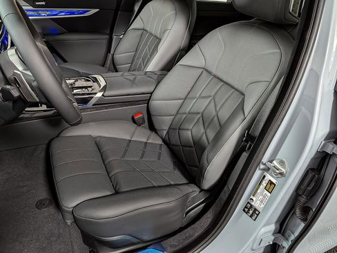 New 2026 BMW 740i xDrive image 14