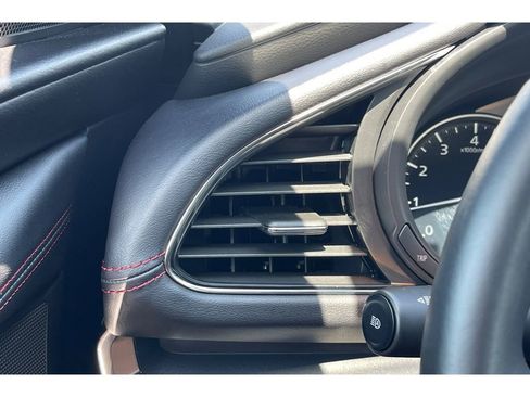 Certified 2025 MAZDA MAZDA3 Carbon AWD/4WD image 30