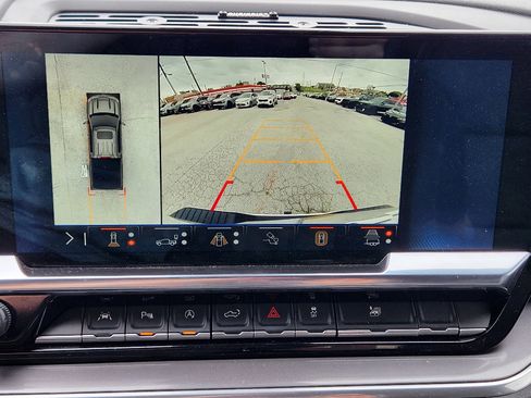 Used 2024 Chevrolet Silverado 1500 High Country w/ High Country Premium Package image 16