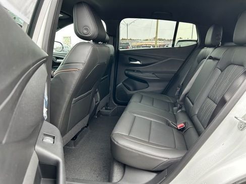 New 2026 Buick Envista Avenir image 18