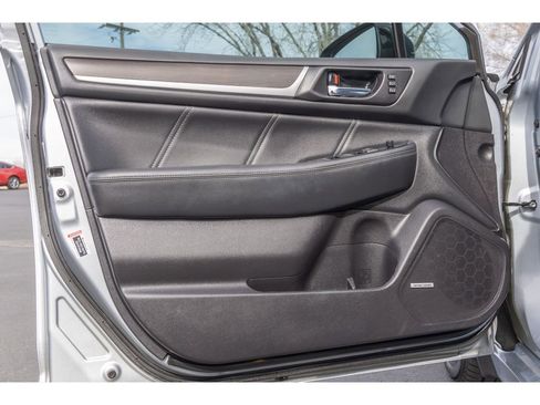 Used 2018 Subaru Legacy 3.6R Limited image 18