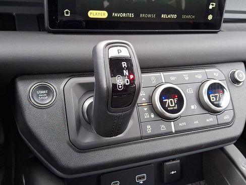 Used 2024 Land Rover Defender 110 X-Dynamic SE image 8