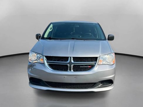 Used 2018 Dodge Grand Caravan SE w/ Power Convenience Group I FWD image 3