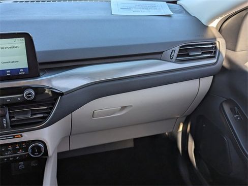 Used 2022 Ford Escape Titanium w/ Class II Trailer Tow Package image 17