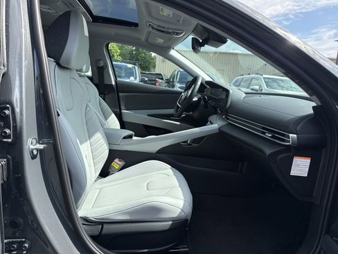 New 2026 Hyundai Elantra Limited FWD image 27