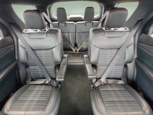 Used 2025 Ford Explorer ST-Line w/ Premium Package AWD/4WD image 19