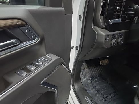 Used 2025 Chevrolet Silverado 2500 LT AWD/4WD image 27