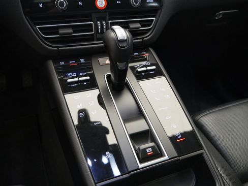 Certified 2023 Porsche Macan image 45