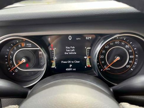 Certified 2022 Jeep Gladiator Willys image 23