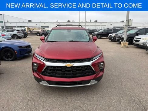 Used 2024 Chevrolet Blazer LT w/ Convenience Package AWD/4WD image 3