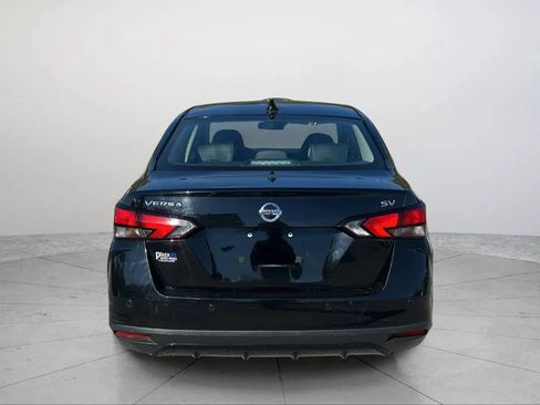 Used 2021 Nissan Versa SV FWD image 9