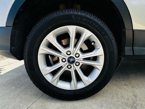 Used 2017 Ford Escape SE w/ Equipment Group 201A FWD image 20