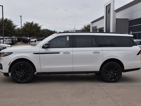 New 2025 Lincoln Navigator L Reserve w/ Jet Appearance Package image 11