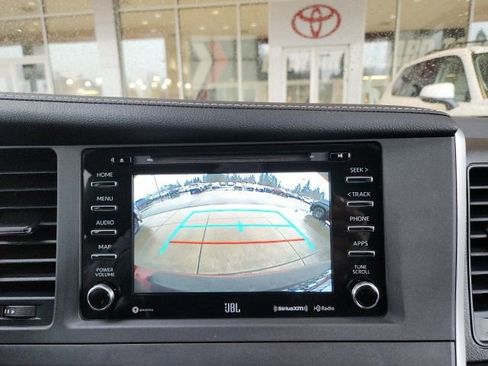 Used 2020 Toyota Sienna SE image 13