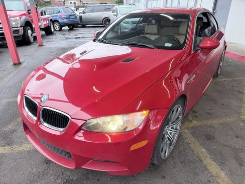 Used 2010 BMW M3 Convertible image 3