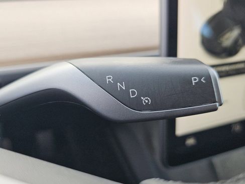 Used 2021 Tesla Model 3 Standard Range Plus image 30