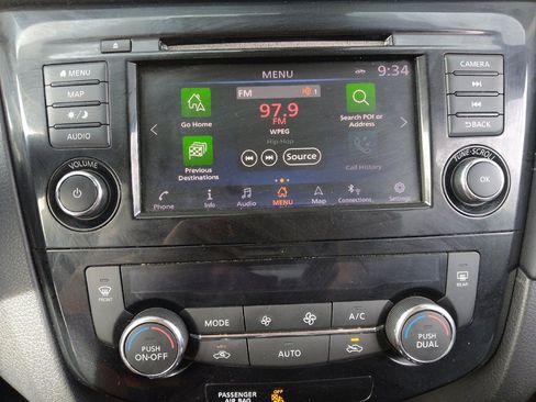 Used 2018 Nissan Rogue SL w/ Premium Package AWD/4WD image 25