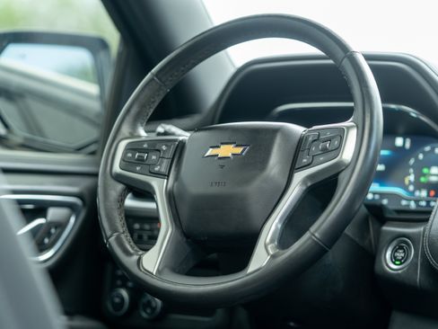 Used 2022 Chevrolet Tahoe LT w/ Luxury Package AWD/4WD image 21