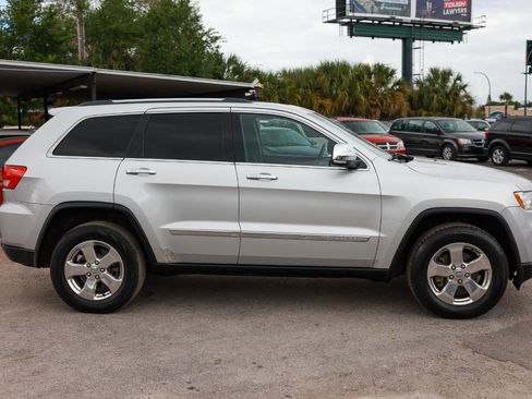 Used 2013 Jeep Grand Cherokee Limited image 13