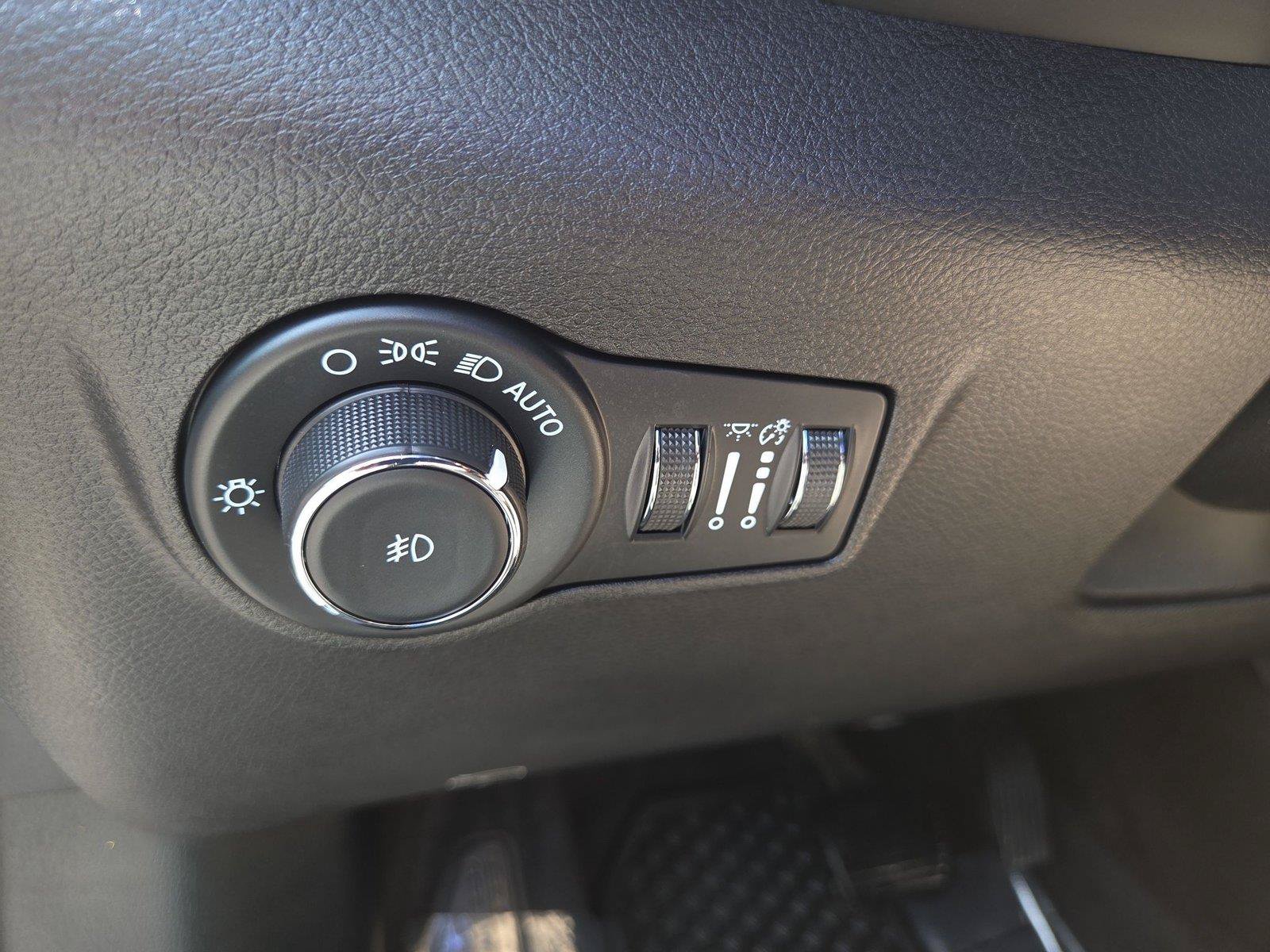 Used 2023 Jeep Compass Latitude AWD/4WD image 24
