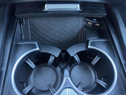 Used 2024 Mercedes-Benz GLS 450 4MATIC image 11