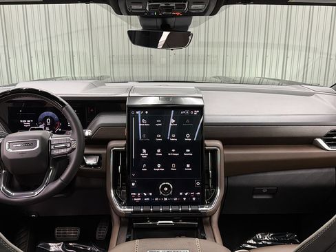 Used 2026 GMC Yukon Denali Ultimate AWD/4WD image 34