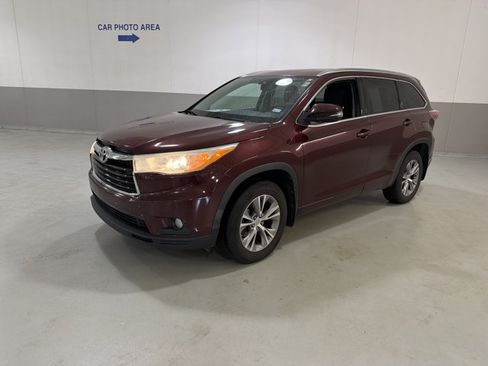 Used 2014 Toyota Highlander XLE AWD/4WD image 4