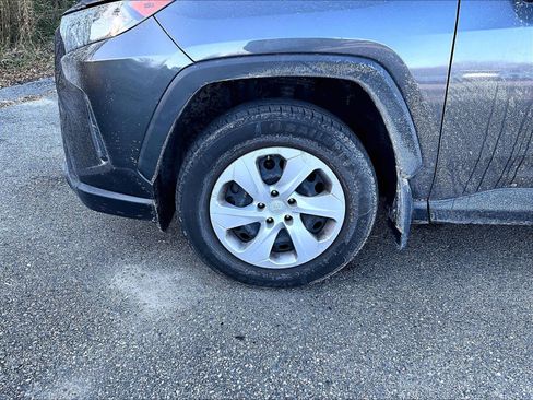 Certified 2019 Toyota RAV4 LE image 4