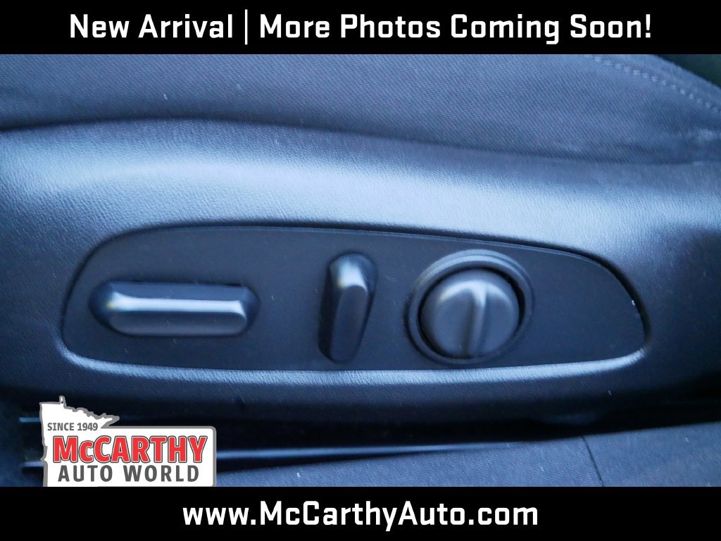Used 2016 Chevrolet Malibu LT FWD image 15