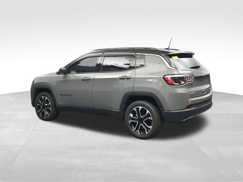 Used 2023 Jeep Compass Limited AWD/4WD image 3