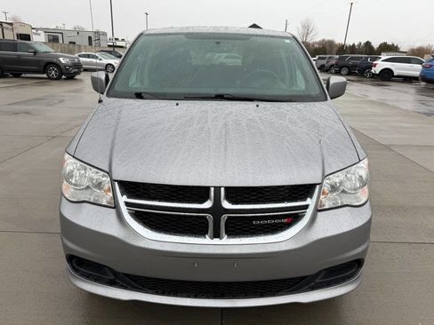 Used 2016 Dodge Grand Caravan SE image 8