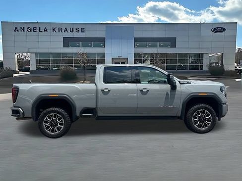 Used 2024 GMC Sierra 2500 AT4 w/ AT4 Premium Plus Package AWD/4WD image 10