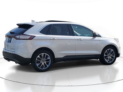 Used 2018 Ford Edge Titanium w/ Equipment Group 302A image 3