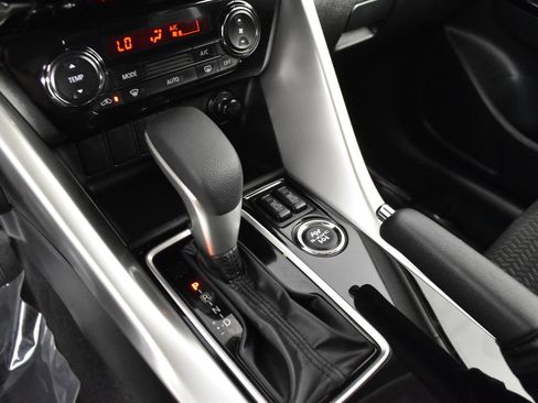 Used 2024 Mitsubishi Eclipse Cross LE image 29