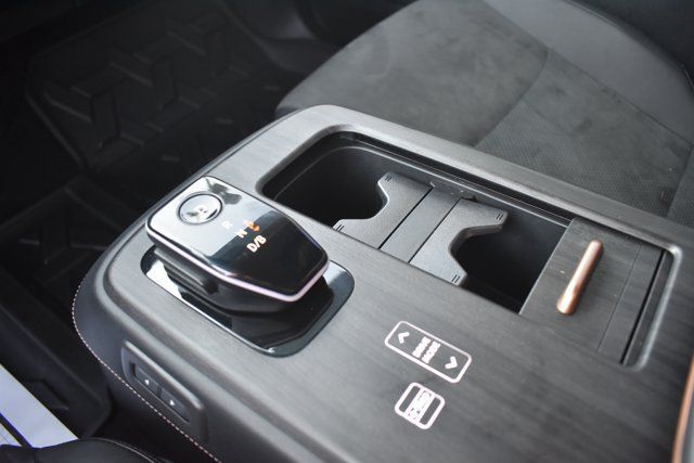 Used 2023 Nissan Ariya FWD image 28