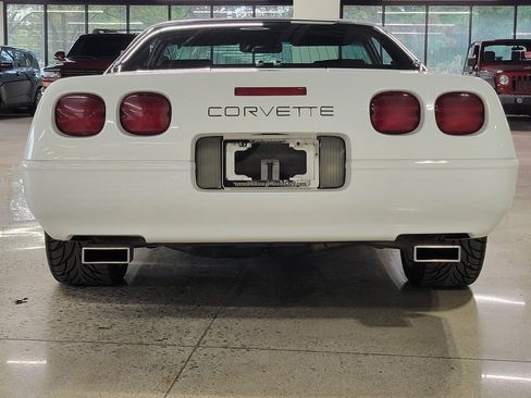 Used 1994 Chevrolet Corvette Coupe RWD image 30