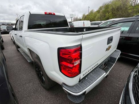 Used 2018 Chevrolet Silverado 1500 Custom w/ Custom Convenience Package image 3