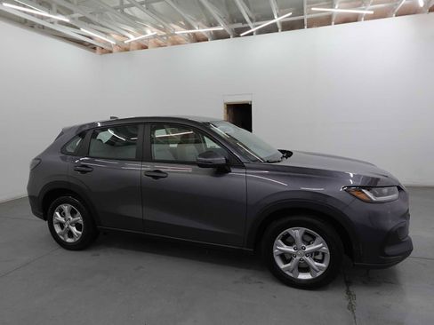 Certified 2023 Honda HR-V LX image 4