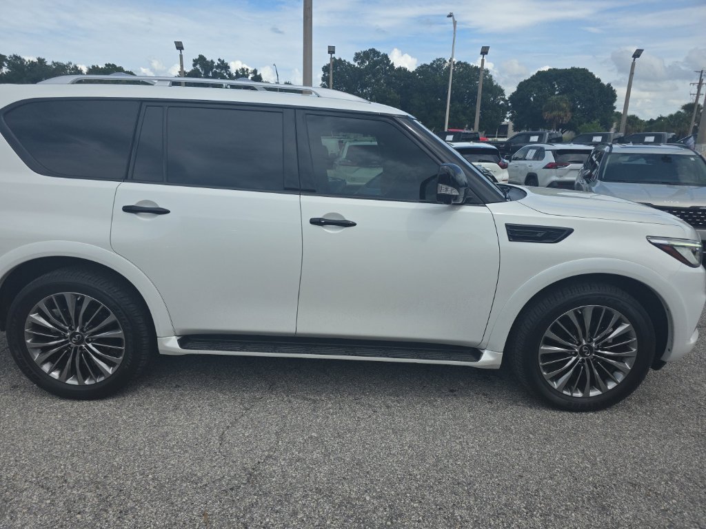 Used 2021 INFINITI QX80 Premium Select AWD/4WD image 2